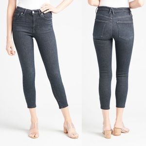 FINAL • Good American • Always Fits Skinny Jeans Blue02